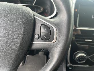 Renault Clio Clio IV Estate/Grandtour (7R) Combi 5-drs 0.9 Energy TCE 90 12V (H4B-4=
08(H4B-B4)) [66kW]  (01-2013/08-2021) picture 22