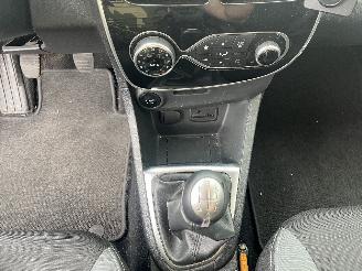 Renault Clio Clio IV Estate/Grandtour (7R) Combi 5-drs 0.9 Energy TCE 90 12V (H4B-4=
08(H4B-B4)) [66kW]  (01-2013/08-2021) picture 20