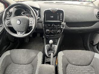 Renault Clio Clio IV Estate/Grandtour (7R) Combi 5-drs 0.9 Energy TCE 90 12V (H4B-4=
08(H4B-B4)) [66kW]  (01-2013/08-2021) picture 15