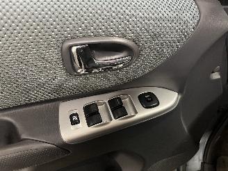 Mazda Premacy Premacy MPV 1.8 16V (FPE1) [74kW]  (07-1999/03-2005) picture 16