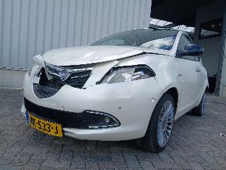 Unfallwagen Lancia Ypsilon Ypsilon (312) Hatchback 0.9 TwinAir 85 (312.A.2000(Euro 5)) [63kW]  (0=
5-2011/...) 2011/12