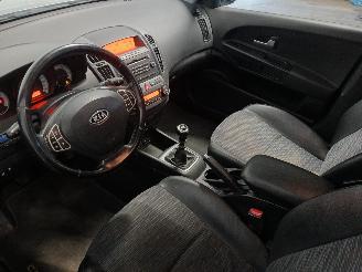 Kia Cee d Cee'd Sporty Wagon (EDF) Combi 1.4 16V (G4FA) [80kW]  (09-2007/12-2012=
) picture 12