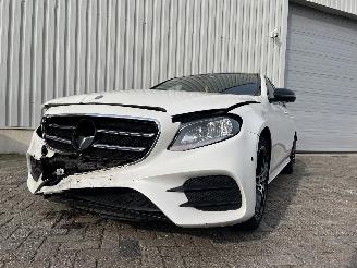 Schadeauto Mercedes E-klasse E (W213) Sedan E-200 2.0 Turbo 16V (M274.920) [135kW]  (01-2016/05-201=
9) 2017/1