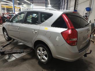 Kia Cee d Cee'd Sporty Wagon (EDF) Combi 1.6 CVVT 16V (G4FC4I) [93kW]  (09-2007/=
12-2012) picture 4