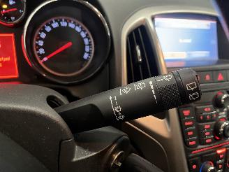 Opel Astra Astra J (PC6/PD6/PE6/PF6) Hatchback 5-drs 1.6 16V (A16XER(Euro 5)) [85=
kW]  (12-2009/10-2015) picture 15