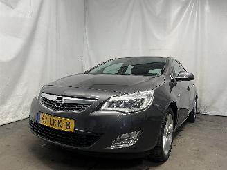 krockskadad bil auto Opel Astra Astra J (PC6/PD6/PE6/PF6) Hatchback 5-drs 1.6 16V (A16XER(Euro 5)) [85=
kW]  (12-2009/10-2015) 2010/5