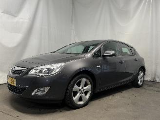 Opel Astra Astra J (PC6/PD6/PE6/PF6) Hatchback 5-drs 1.6 16V (A16XER(Euro 5)) [85=
kW]  (12-2009/10-2015) picture 3