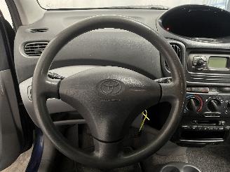 Toyota Yaris Yaris Verso (P2) MPV 1.3 16V (2NZFE) [63kW]  (08-1999/10-2002) picture 21