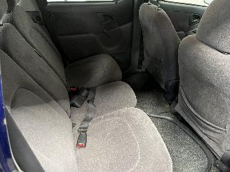 Toyota Yaris Yaris Verso (P2) MPV 1.3 16V (2NZFE) [63kW]  (08-1999/10-2002) picture 13