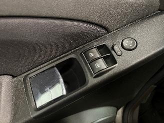Lancia Musa Musa MPV 1.4 16V (843.A.1000) [70kW]  (10-2004/09-2012) picture 13