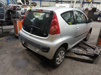 Peugeot 107 107 Hatchback 1.0 12V (384F(1KR)) [50kW]  (06-2005/05-2014) picture 3