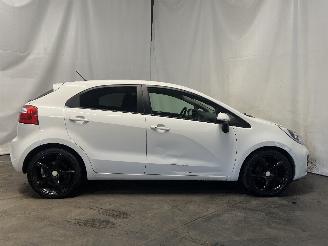 Kia Rio Rio III (UB) Hatchback 1.2 CVVT 16V (G4LA5) [63kW]  (09-2011/12-2017) picture 7