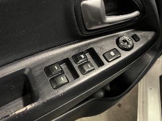 Kia Rio Rio III (UB) Hatchback 1.2 CVVT 16V (G4LA5) [63kW]  (09-2011/12-2017) picture 16
