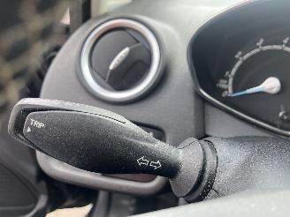 Ford Fiesta Fiesta 6 (JA8) Hatchback 1.0 SCI 12V 80 (P4JC) [59kW]  (10-2012/06-201=
7) picture 14