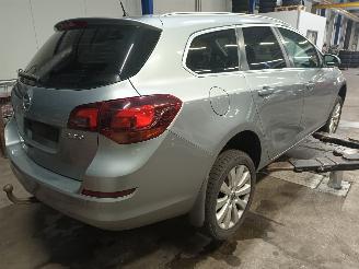 Opel Astra Astra J Sports Tourer (PD8/PE8/PF8) Combi 1.6 Turbo 16V (A16LET(Euro 5=
)) [132kW]  (10-2010/10-2015) picture 3