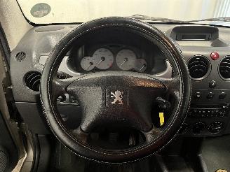 Peugeot Partner Partner Combispace MPV 1.4 (TU3JP(KFW)) [55kW]  (06-1996/12-2015) picture 23