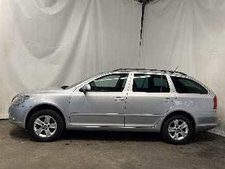 Skoda Octavia Octavia Combi (1Z5) Combi 5-drs 1.6 TDI Greenline (CAYC) [77kW]  (06-2=
009/04-2013) picture 4