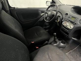 Toyota Yaris Yaris (P1) Hatchback 1.3 16V VVT-i (2SZFE) [64kW]  (04-2002/09-2005) picture 13