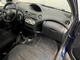 Toyota Yaris Yaris (P1) Hatchback 1.3 16V VVT-i (2SZFE) [64kW]  (04-2002/09-2005) picture 12