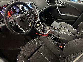 Opel Astra Astra J (PC6/PD6/PE6/PF6) Hatchback 5-drs 1.4 Turbo 16V (A14NEL(Euro 5=
)) [88kW]  (10-2010/10-2015) picture 12