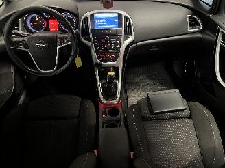 Opel Astra Astra J (PC6/PD6/PE6/PF6) Hatchback 5-drs 1.4 Turbo 16V (A14NEL(Euro 5=
)) [88kW]  (10-2010/10-2015) picture 11