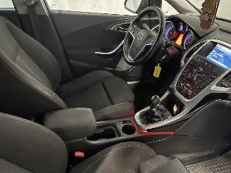 Opel Astra Astra J (PC6/PD6/PE6/PF6) Hatchback 5-drs 1.4 Turbo 16V (A14NEL(Euro 5=
)) [88kW]  (10-2010/10-2015) picture 9