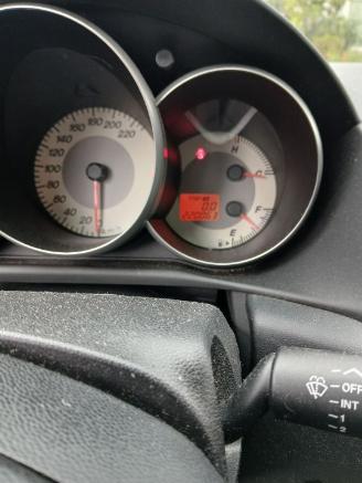 Mazda  3 (BK12) Sedan 1.6i 16V (Z601) [77kW]  (02-2004/06-2009) picture 2