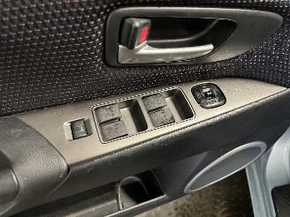 Mazda  3 (BK12) Sedan 1.6i 16V (Z601) [77kW]  (02-2004/06-2009) picture 18
