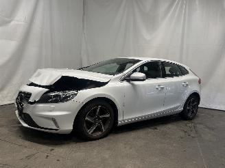 Volvo V-40 V40 (MV) Hatchback 5-drs 2.0 D2 16V (D4204T8(Euro 6b)) [88kW]  (02-201=
5/08-2019) picture 3