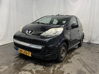 Schadeauto Peugeot 107 107 Hatchback 1.0 12V (384F(1KR)) [50kW]  (06-2005/05-2014) 2010/6