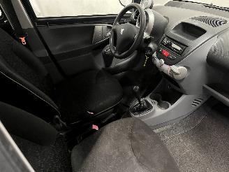 Peugeot 107 107 Hatchback 1.0 12V (384F(1KR)) [50kW]  (06-2005/05-2014) picture 13