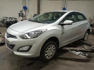 Sloopauto Hyundai I-30 i30 (GDHB5) Hatchback 1.6 GDI Blue 16V (G4FD(Euro 4)) [99kW]  (12-2011=
/12-2016) 2012/10