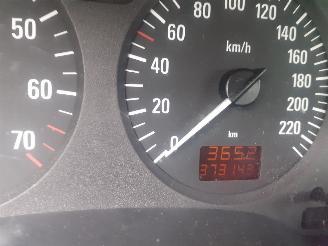 Opel Zafira Zafira (F75) MPV 1.6 16V (Z16XE(Euro 4)) [74kW]  (04-1999/06-2005) picture 2