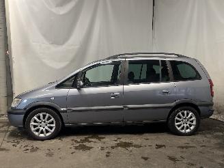 Opel Zafira Zafira (F75) MPV 1.6 16V (Z16XE(Euro 4)) [74kW]  (04-1999/06-2005) picture 4