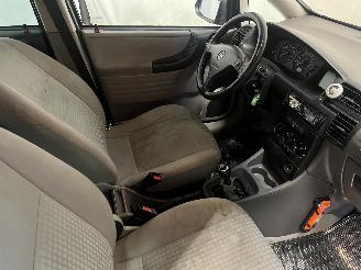 Opel Zafira Zafira (F75) MPV 1.6 16V (Z16XE(Euro 4)) [74kW]  (04-1999/06-2005) picture 11