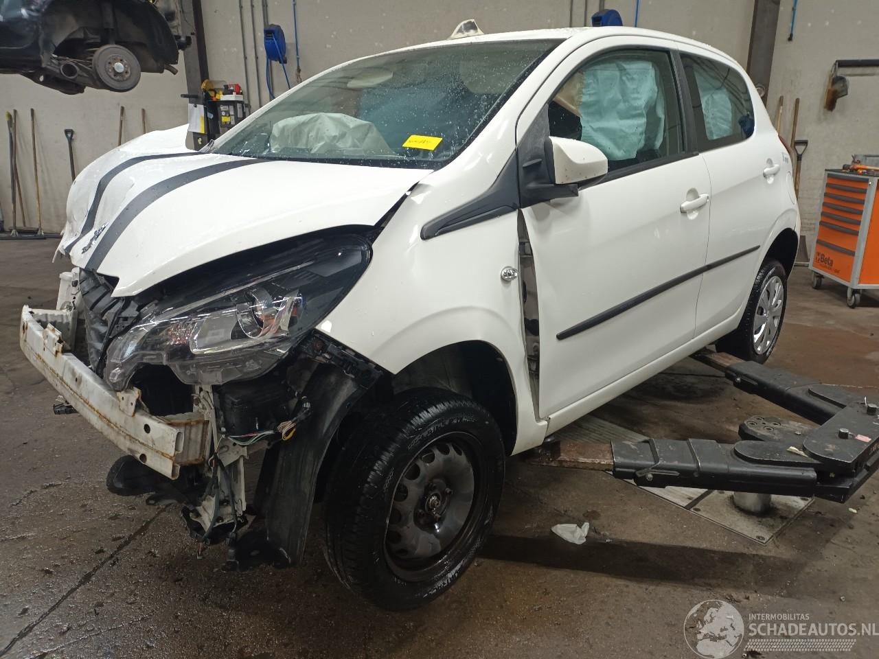 Peugeot 108 108 Hatchback 1.0 12V (1KRFE(CFB)) [51kW]  (05-2014/...)