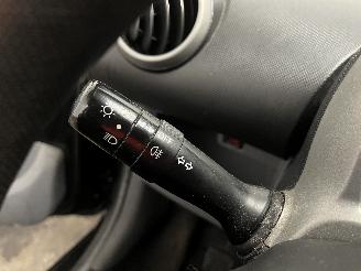 Peugeot 107 107 Hatchback 1.0 12V (384F(1KR)) [50kW]  (06-2005/05-2014) picture 14