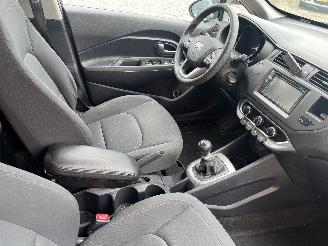 Kia Rio Rio III (UB) Hatchback 1.2 CVVT 16V (G4LA5) [63kW]  (09-2011/12-2017) picture 8