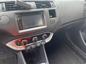 Kia Rio Rio III (UB) Hatchback 1.2 CVVT 16V (G4LA5) [63kW]  (09-2011/12-2017) picture 15