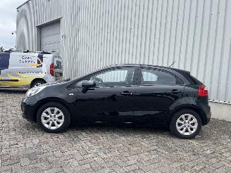 Kia Rio Rio III (UB) Hatchback 1.2 CVVT 16V (G4LA5) [63kW]  (09-2011/12-2017) picture 3