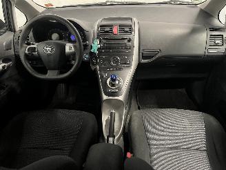 Toyota Auris Auris (E15) Hatchback 1.8 16V HSD Full Hybrid (2ZRFXE) [100kW]  (09-20=
10/09-2012) picture 13