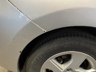Toyota Auris Auris (E15) Hatchback 1.8 16V HSD Full Hybrid (2ZRFXE) [100kW]  (09-20=
10/09-2012) picture 11