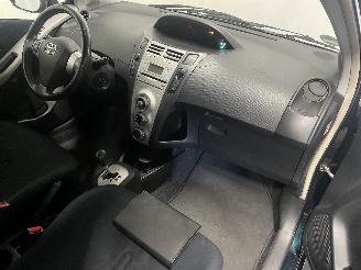 Toyota Yaris Yaris II (P9) Hatchback 1.3 16V VVT-i (2SZFE) [64kW]  (08-2005/11-2010=
) picture 11