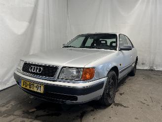 krockskadad bil auto Audi 100 100 (C4) Sedan 2.3 E 5E (AAR) [98kW]  (12-1990/07-1994) 1992/5