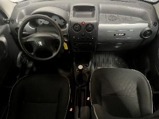 Peugeot Partner Partner Combispace MPV 1.6 16V (TU5JP4(NFU)) [80kW]  (07-2001/03-2008)= picture 11