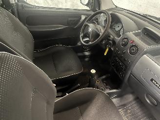 Peugeot Partner Partner Combispace MPV 1.6 16V (TU5JP4(NFU)) [80kW]  (07-2001/03-2008)= picture 9