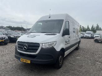 Vaurioauto  passenger cars Mercedes Sprinter Sprinter 3,5t (907.6/910.6) Van 315 CDI 2.0 D RWD (OM654.920) [110kW] =
 (06-2020/...) 2021/3