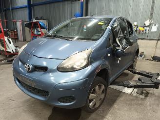 Salvage car Toyota Aygo Aygo (B10) Hatchback 1.0 12V VVT-i (1KR-FE) [50kW]  (07-2005/05-2014) 2009/5