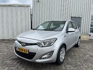 Voiture accidenté Hyundai I-20 i20 Hatchback 1.2i 16V (G4LA) [63kW]  (03-2012/12-2015) 2013/7