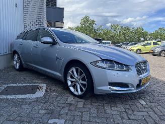 Jaguar XF XF Sportbrake Combi 2.2 D S 16V (224DT(DW12C)) [147kW]  (09-2012/04-20=
14) picture 4